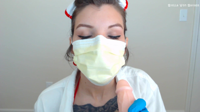 Stella Von Savage: Suster sakit nyepong kontol dengan sarung tangan lateks