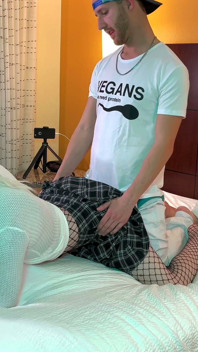 Verbindungs-typ fickt femboy