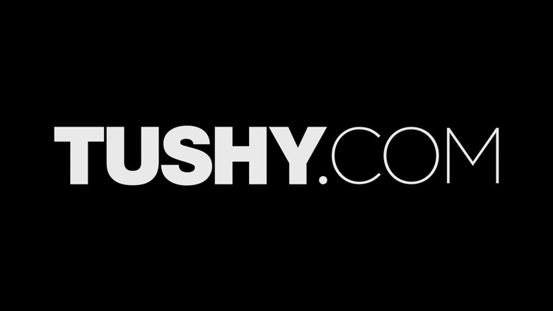 Tushy: Tushy Jessa Rhodes hunkert naar twee pikken in geweldige dubbele...