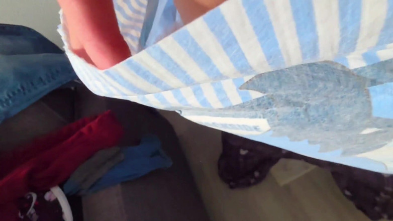 Kinkytwinkpamps: Twink ti sgonfica e ti mette giù della biancheria intima (punto...