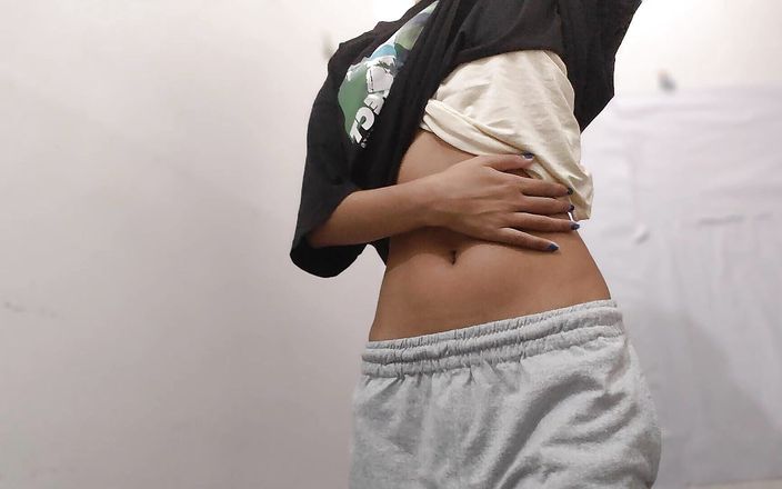 desigirl93: Cô gái dễ thương nóng bỏng gọi video mãnh liệt...
