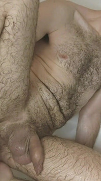 Douche et fisting mon trou du cul ouvert permanent