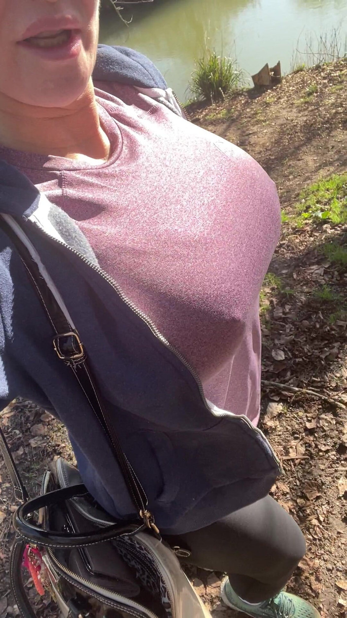 Sophie James: Mam moje cycki na ulicy dla ciebie chłopaki X