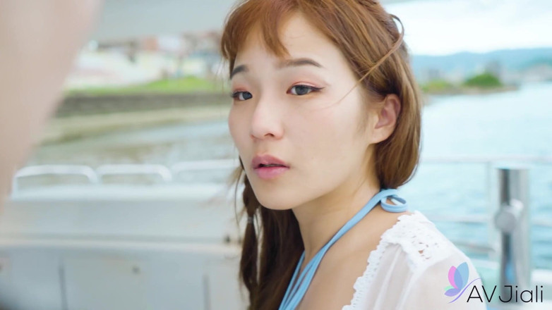AV Jiali: Jin and Her Friends Take a Boat Ride and She...