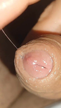 Baba ateşli kayganlaştırıcıyla hızlı mastürbasyon yapıyor