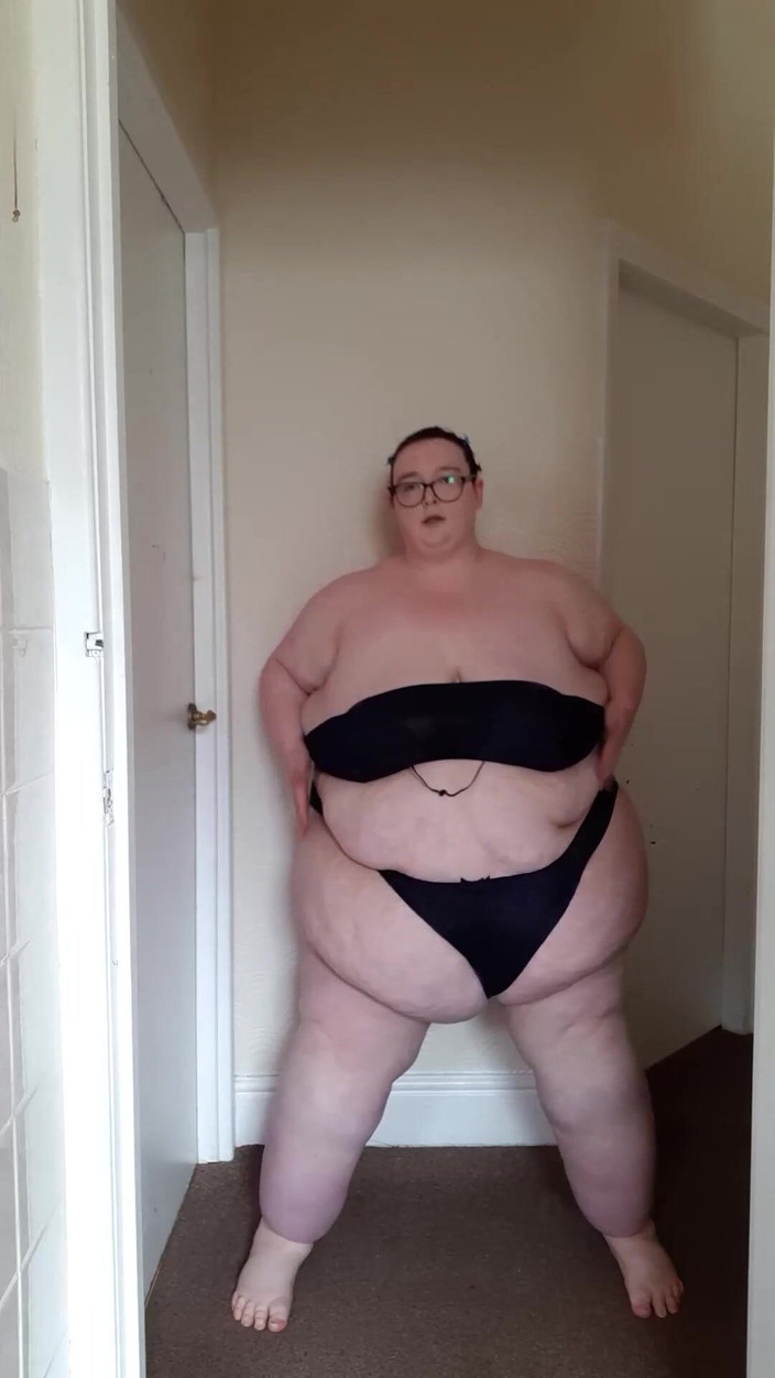 SSBBWLadyBrads: Ik hou van strippen