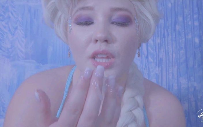 Annabelle Rogers: Elsa met grote tieten