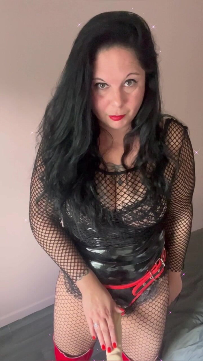 Maitresse Clara: Qui Est Maîtresse Clara?