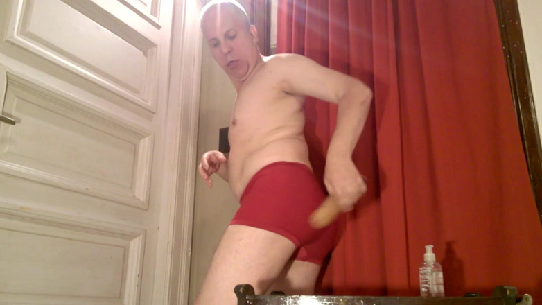 Dildo Man and Cross Hard Sex: I pee while sucking a big dildo