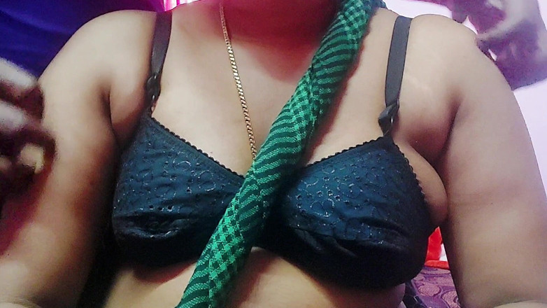 Desi Mohini: 인도 소년과의 모히니 밀키 달링 섹스