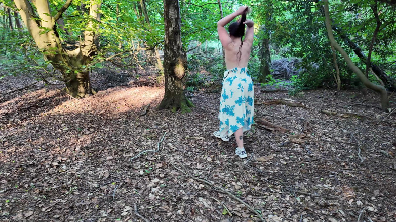 Mr D and Miss C: Seks dubur di luar dikongkek pantat saya di dalam hutan