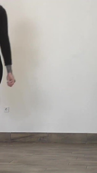 Maîtresse Cleo Adore Les Coups De Pied De La Bite Et Des Couilles De Son Esclave
