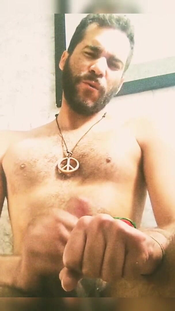 Casth Xavier: Uomo peloso si masturba