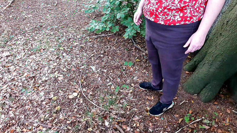 Bouncy Tits Action: 블라우스를 당기면 조금 아파요