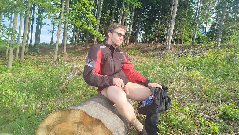 kickerscooter: Прыжок в лесу