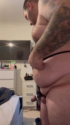 Shaun Cbt: Těžké otroctví ptáka se svorkami na bradavky