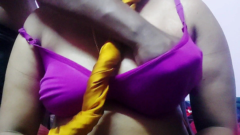 Desi Mohini: Schwägerin gab jungen mit vollem spaß