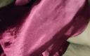 Satin and silky: Hemşirenin maroon saten ipeksi takım elbisesi ile mastürbasyon (23)