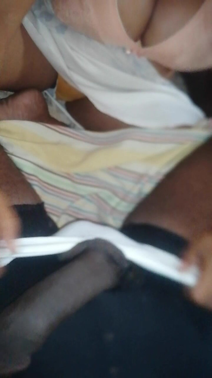 Janua294: Pijat celana dalam putih