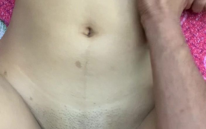 Komal sexy studio: Rondborstige yogababe zuigt en berijdt de grote lul van haar...