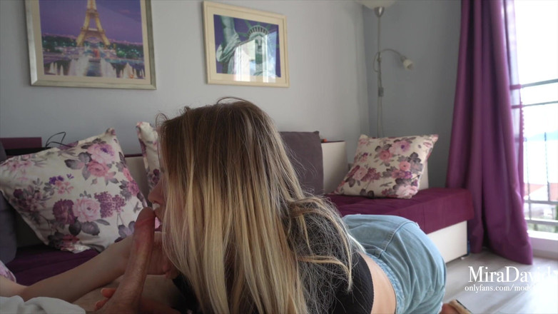 Yummy Mira: Vlny lásky a stříkání na kundičku