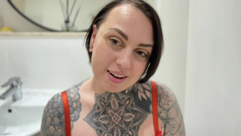 Miss Valentina: Toilet Manusia