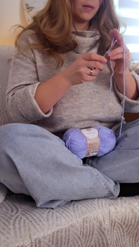 Ruhige masturbation in schwarzen socken