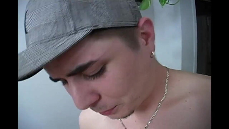 American Idol X: Mereka memperkenalkannya kepada temannya yang semok dan dia muncrat di...