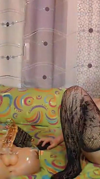 Latina MILF přistižena při šukání velkého penisu