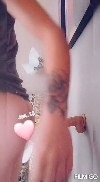 Playtime for Jasmine: Jasmine si vezme robertek