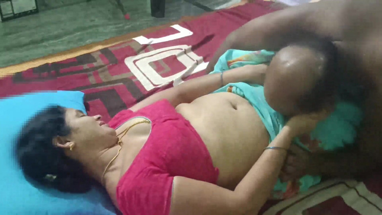 Sexy sindu: Indische ehefrau sindu bhabhi bekommt muschi geleckt, blowjob