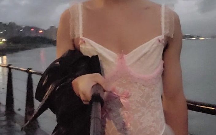 NotAFuta: Bride Exhibitionist Cum on Street