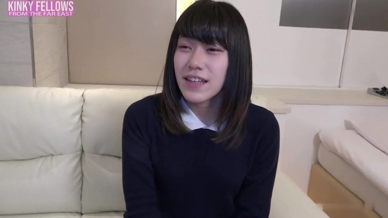 Cheaters Japan: 背が高く、細身で脚が長い美女で、内気で経験が限られている彼女が、初めての生の中出しの瞬間を語る