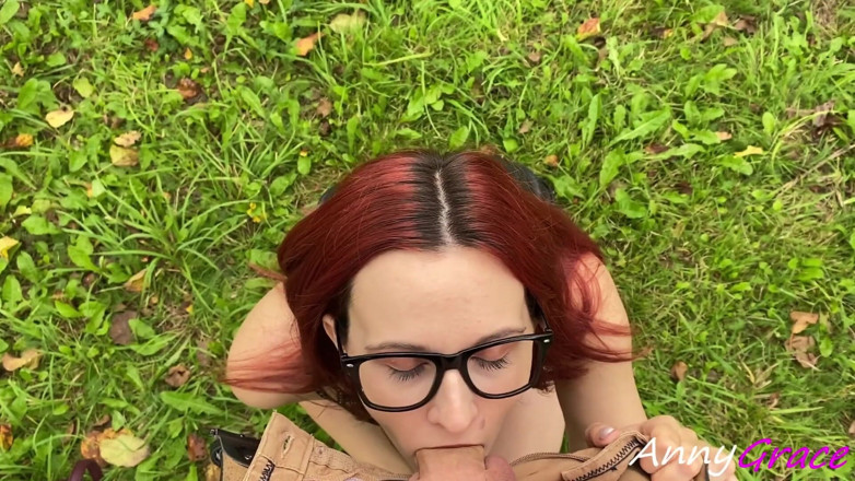 AnnyGrace: Muie cu roșcată sexy în parc, vedere la persoana 1, spermă pe...