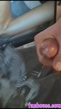 Orang asing masturbasi ke video saya dan mengirimi saya cumshots mega