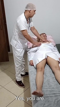 Ea are mai multe în ejaculare înăuntru doctorului.