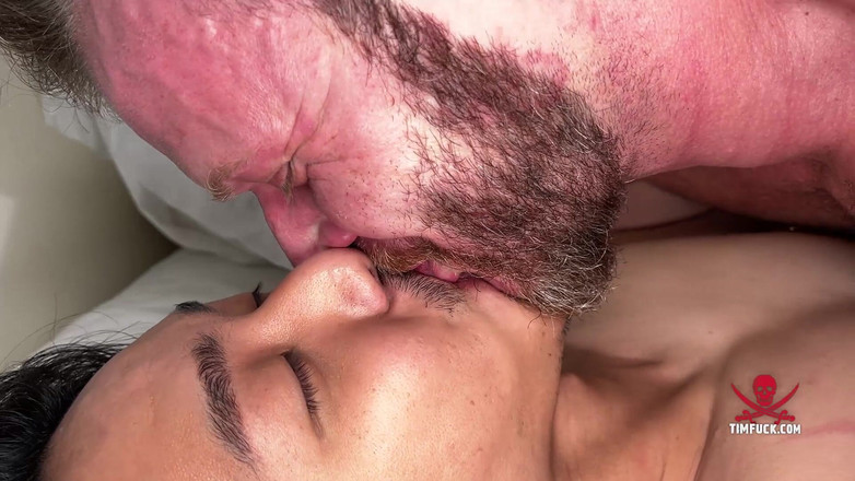 Treasure Island Media: Тато Брайан глибоко азіатську дірку з твінком