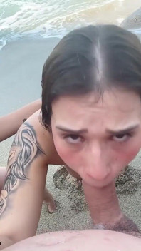 Zostałem przyłapany na całkowitym seksie nago na plaży – trójkąt na plaży