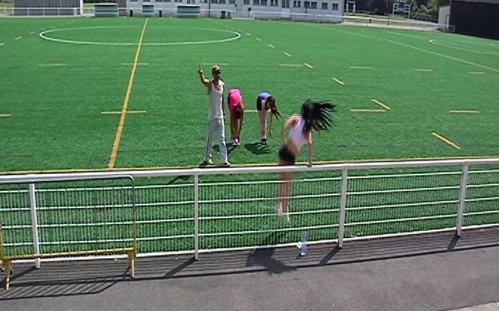 Planete Francaise: Cewek semok perancis lagi asik ngentot kontol setelah latihan