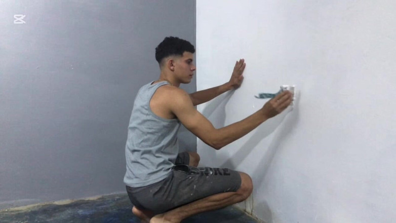 Dotahot: Young Painter Gets an Erect Cock