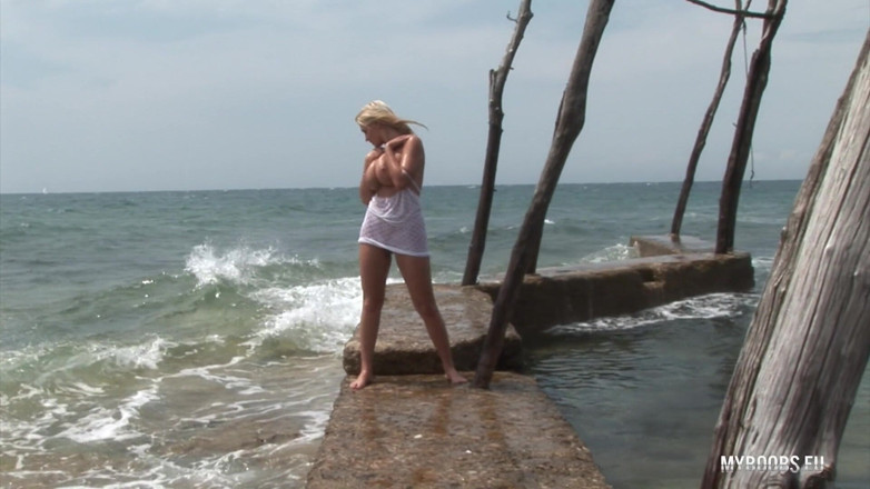 My Boobs: Ines cudna dalgalar içinde