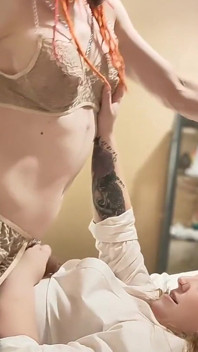 Une soirée romantique se termine par un pegging extrême par Valentinarosa89 avec un ceinture Xl forme Johnthomastoys