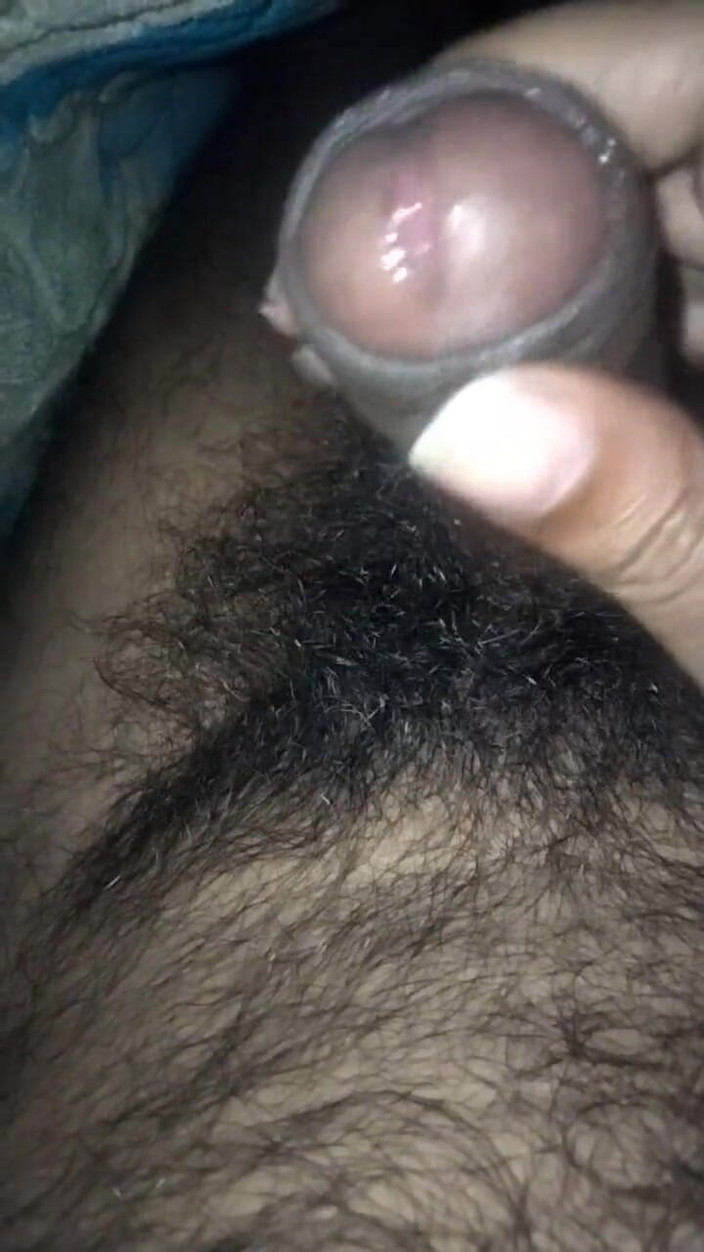 Hot_bobby: トルコの男の子が私のチンポを精液ショーでジャークします