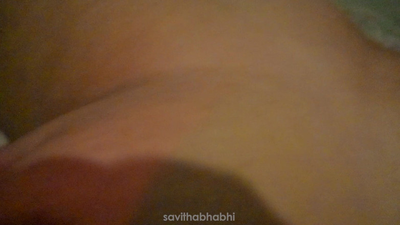 savithabhabhi: Domowy chłopak wziął dziewczynę nagie wideo
