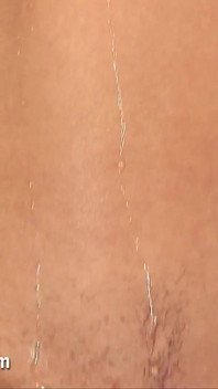 Monika azione doppia penetrazione di bagnato e gonfio