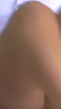 사만다 벅스턴의 보라색 옷을 입고