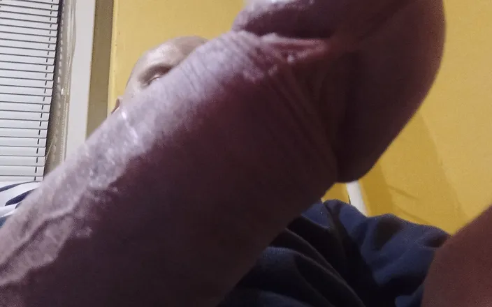 Bipar2332: Video solo masturbation.