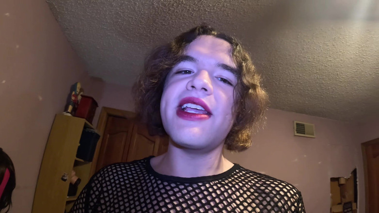Miss Dimples: Giant Femboy Goddess Tenderizes and Consumes You