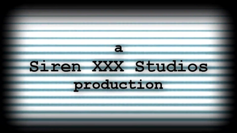 Siren XXX Studios: Seksi orta yaşlı seksi kadın büyük oyuncaklarla fışkırtıyor