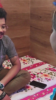 Video Virale Di Un Uomo Sorpreso a Fare Sesso Con Una Ragazza Squillo in Un Hotel
